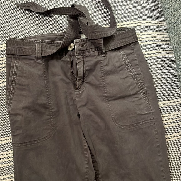 Vineyard vines canvas style pants on charcoal grey. Size 00 - Picture 2 of 4
